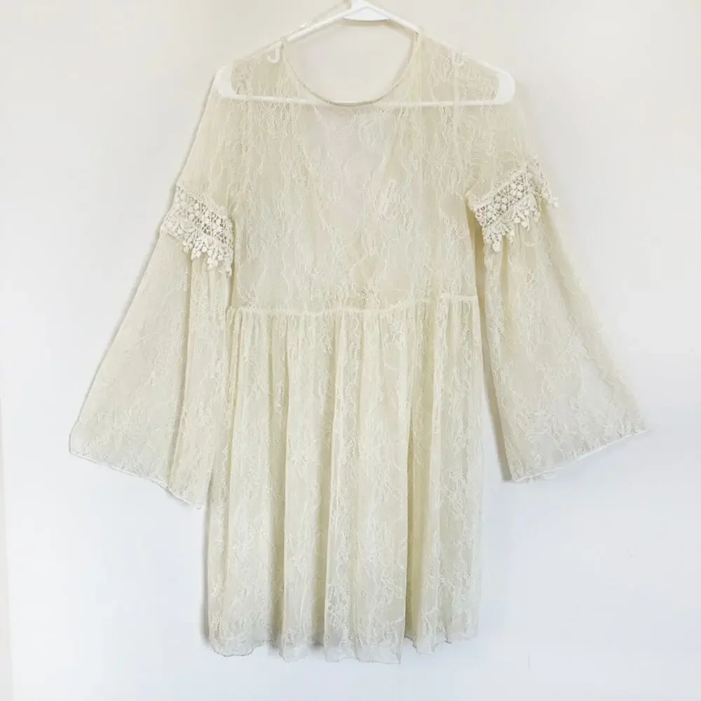 Coco + Jameson Lace Dress Bell Sleeve Deep V Back Short Junior LARGE Cream